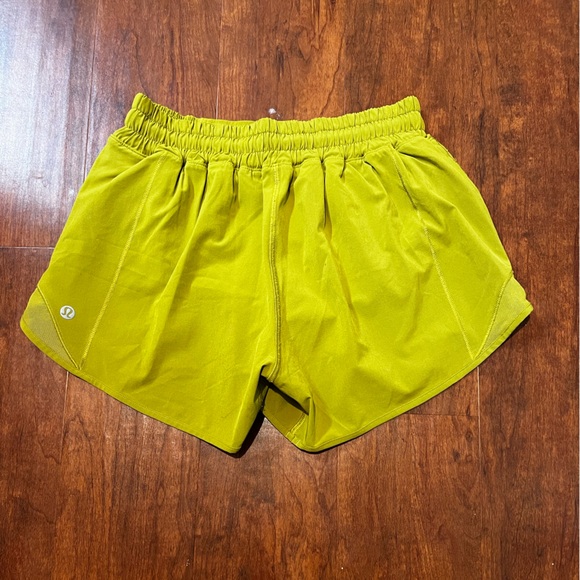Lululemon Hotty Hot Shorts 3.5” - Picture 3 of 6